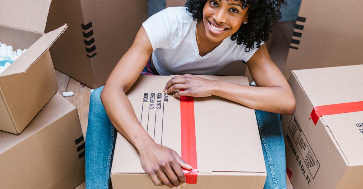 Comparing DIY Packing vs Professional Packing Services